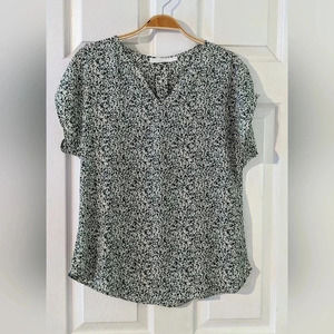 Lush Women's Short Sleeve V-neck For Print Top Green Blue Cream‎ Size XS NWOT